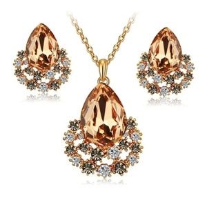 Gold Teardrop Necklace Set with Champagne Pendant